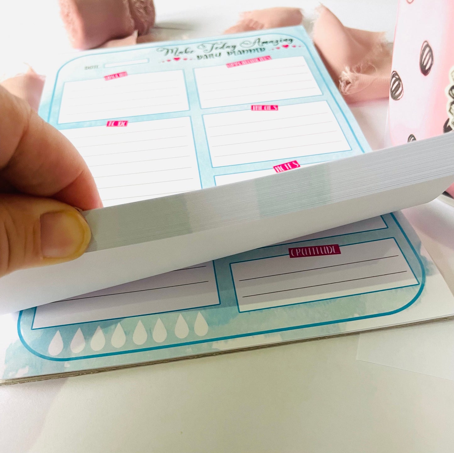 Daily Planner Notepad - Make Today Amazing - To Do List, Appointments, Meals & Gratitude - A5 Tear-Off Pad