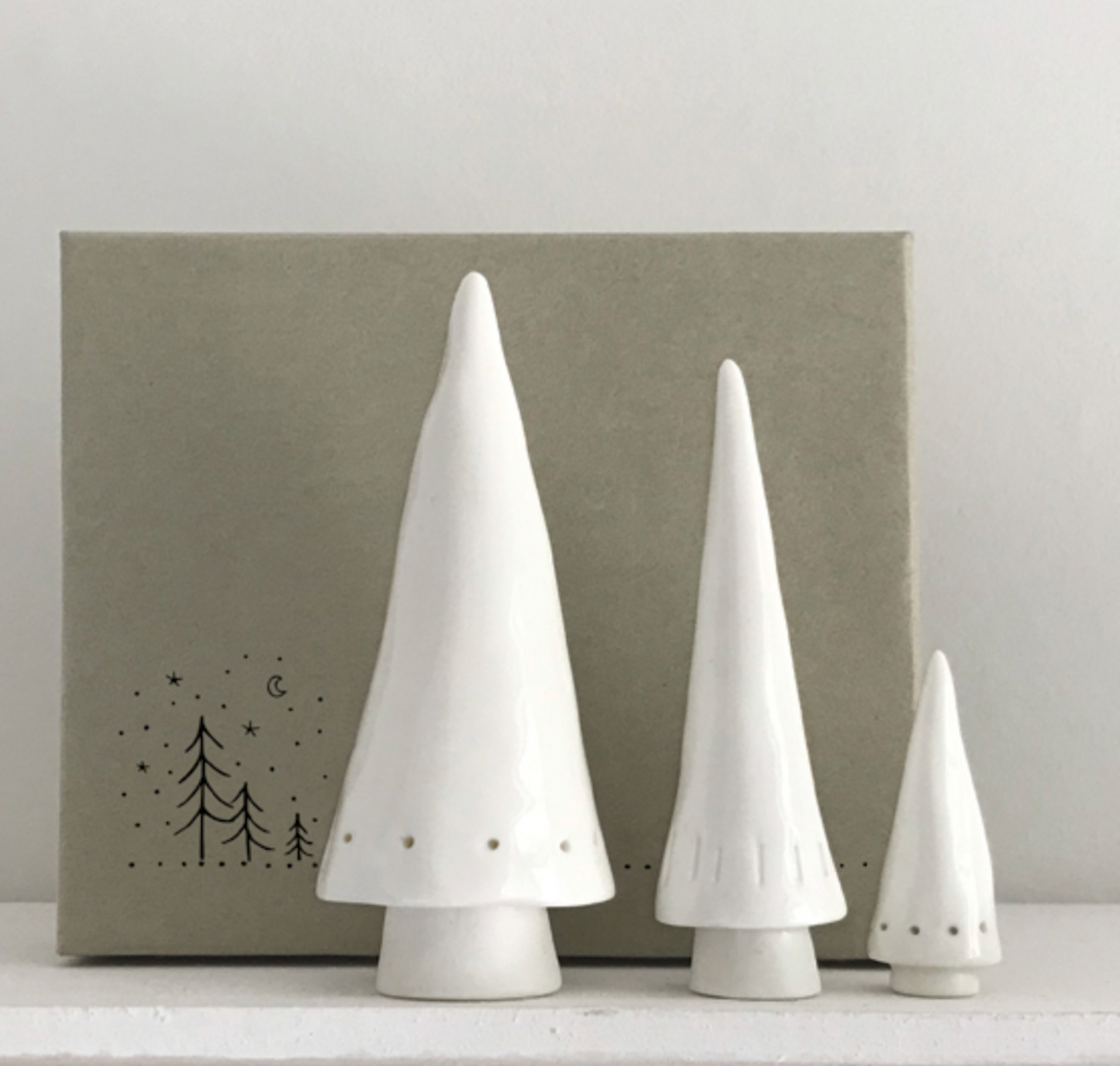 East of India Porcelain Christmas Tree Set